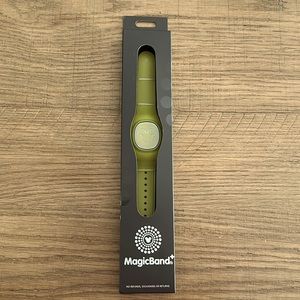 Green MagicBand+ BRAND NEW